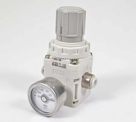 Регулятор давления вакуумный SMC IRV10-C06