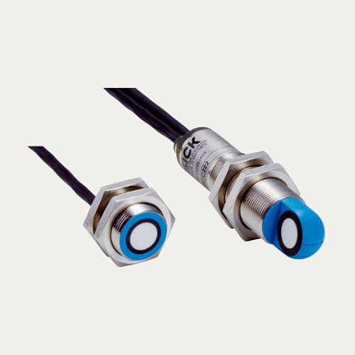 Ультразвуковой датчик расстояния UD18 SICK UD18-22CC242